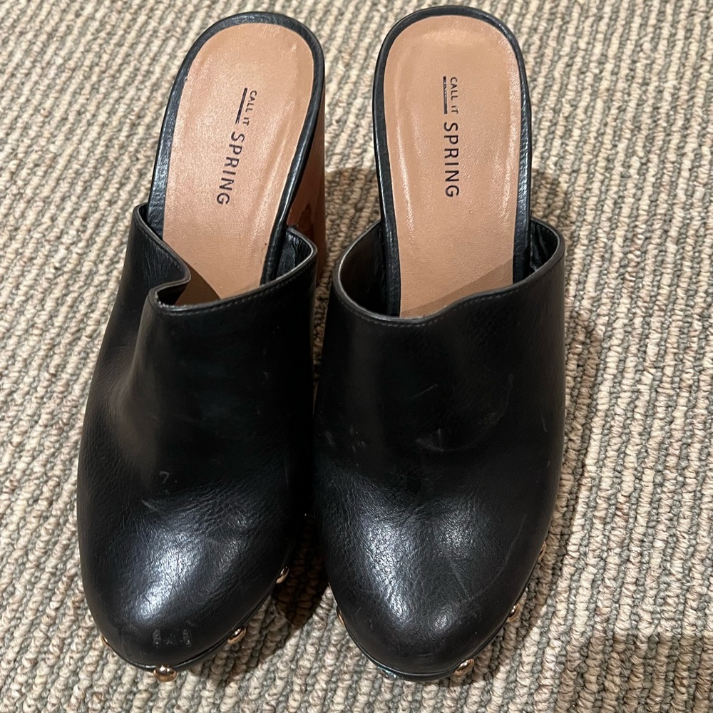 Spring Clog Black & Wood Heels